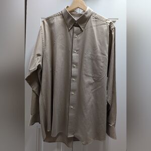 Izod Men's Beige Dress Shirt